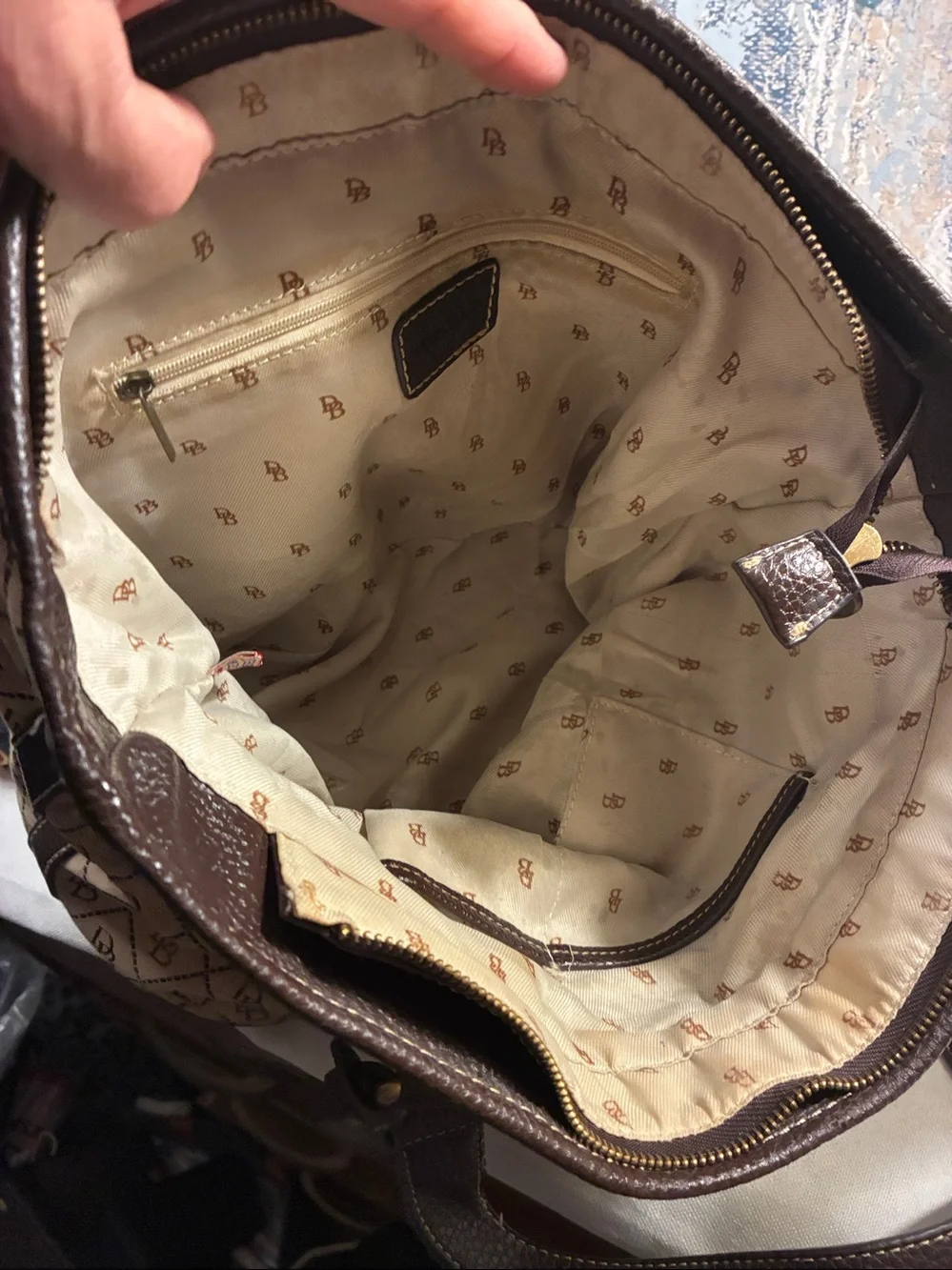 Dooney & Bourke signature db